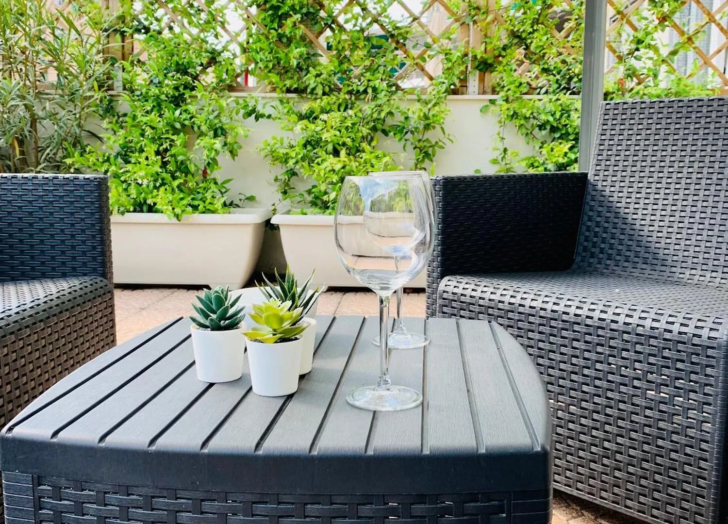 Bright Terrace In Milano Daire İtalya