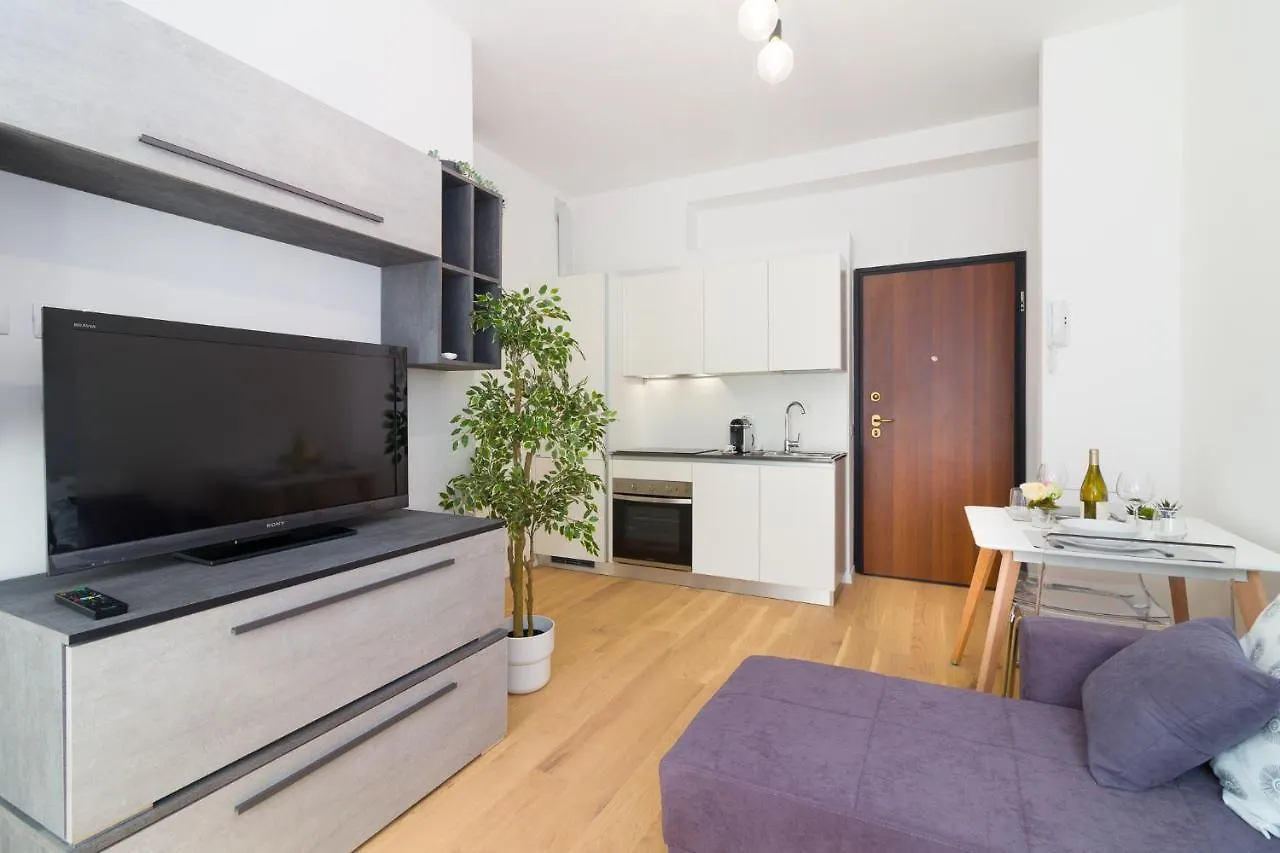 Appartamento Bright Terrace In Milano 0*,