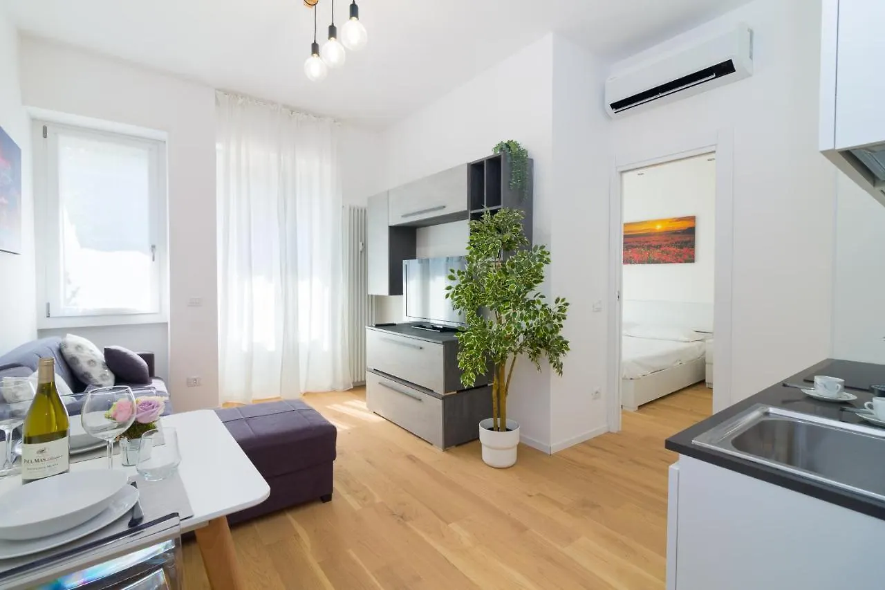 Bright Terrace In Milano Apartment Italy
